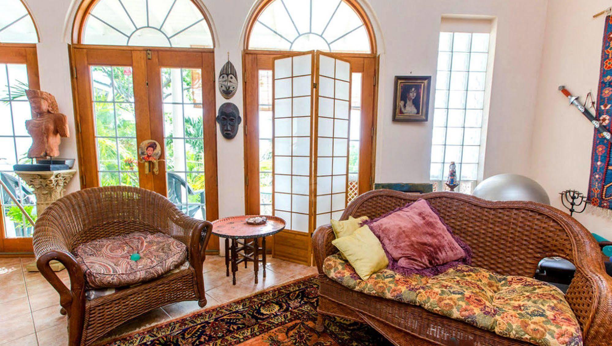 Nature'S Paradise Bed & Breakfast Marigot Bay Exterior photo