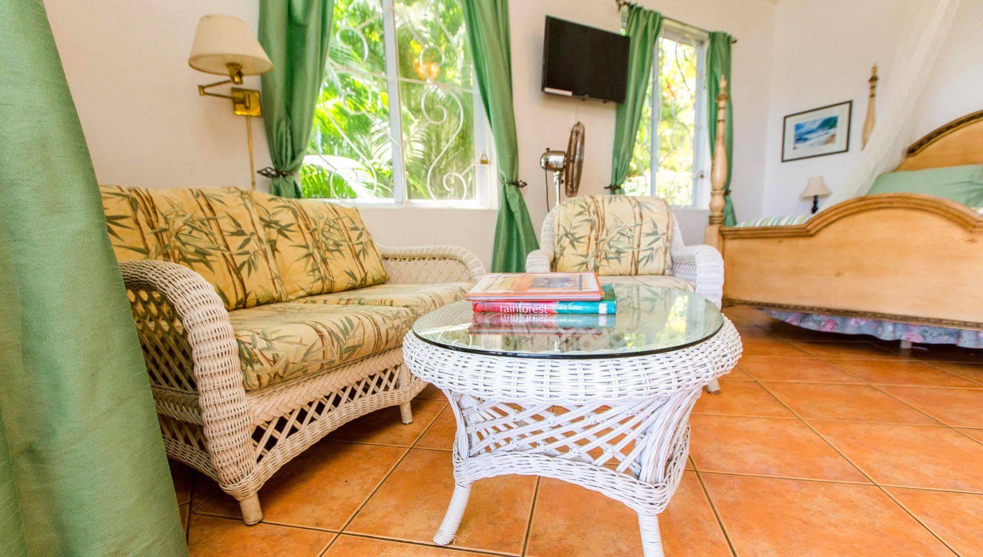 Nature'S Paradise Bed & Breakfast Marigot Bay Exterior photo